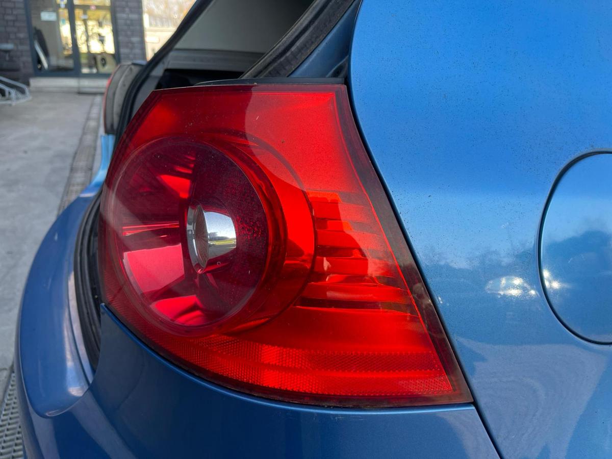 VW Golf V original Rücklicht Rückleuchte außen rechts BJ05